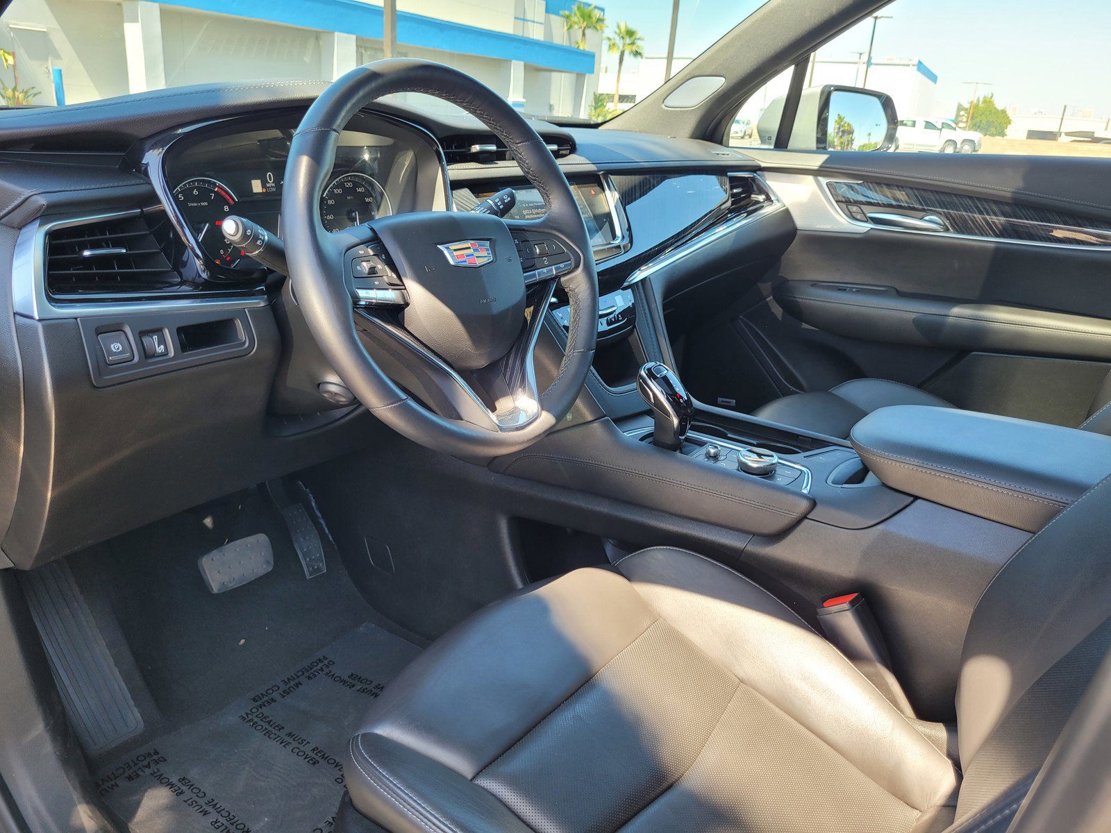 Certified 2025 Cadillac XT6 Premium Luxury image 9