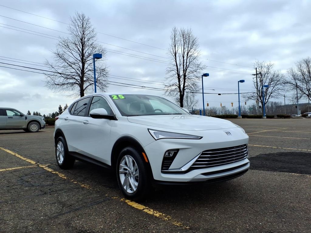 Certified 2025 Buick Envista Preferred w/ Convenience I Package FWD image 3