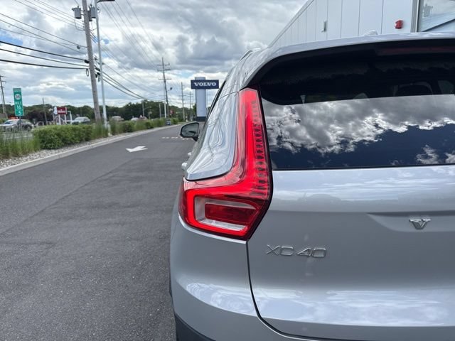 Used 2025 Volvo XC40 B5 Plus AWD/4WD image 9