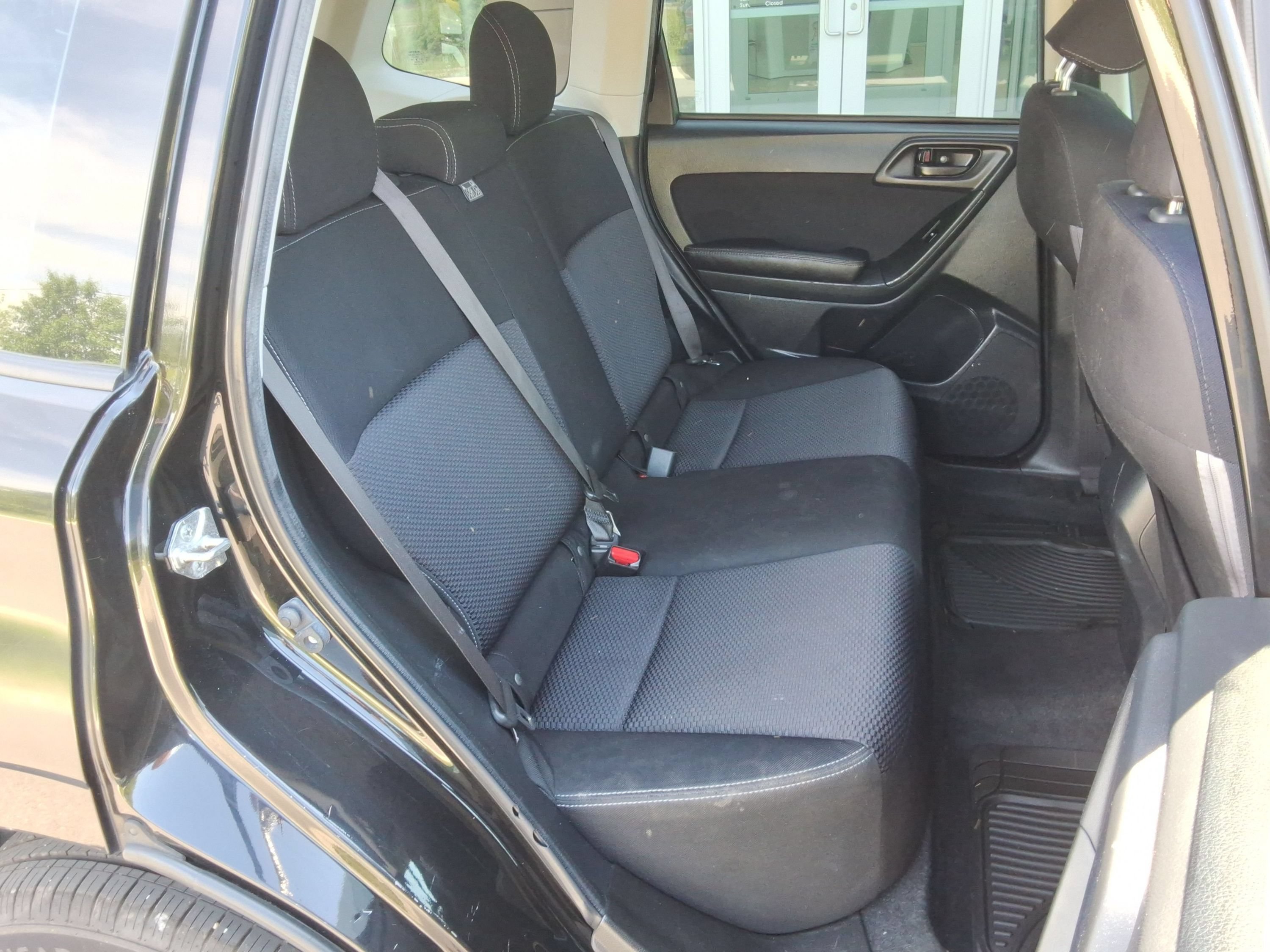 Used 2016 Subaru Forester 2.5i AWD/4WD image 32