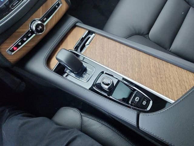 New 2025 Volvo XC90 B6 Plus w/ Protection Package Premier image 30