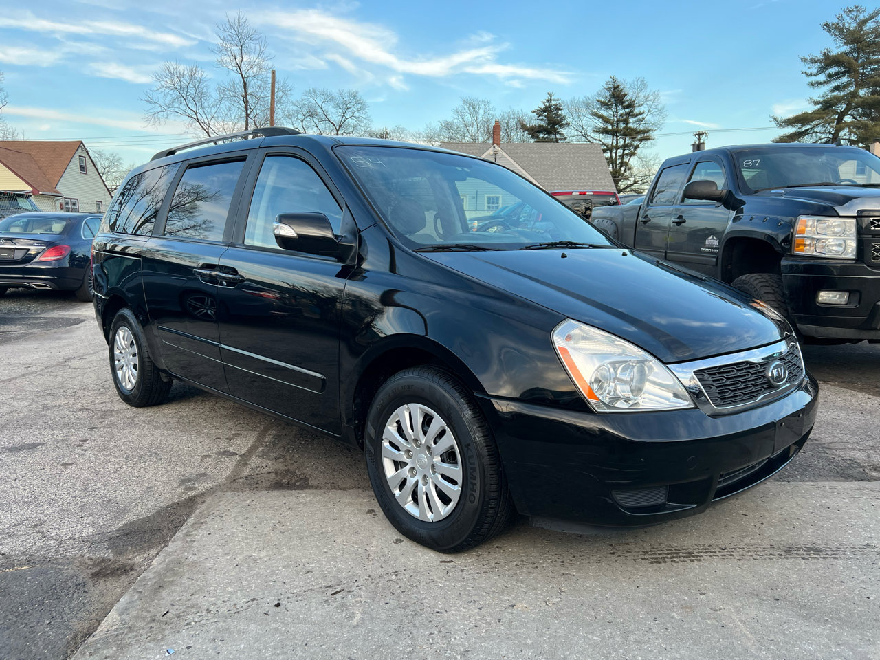 Used 2012 Kia Sedona LX image 3
