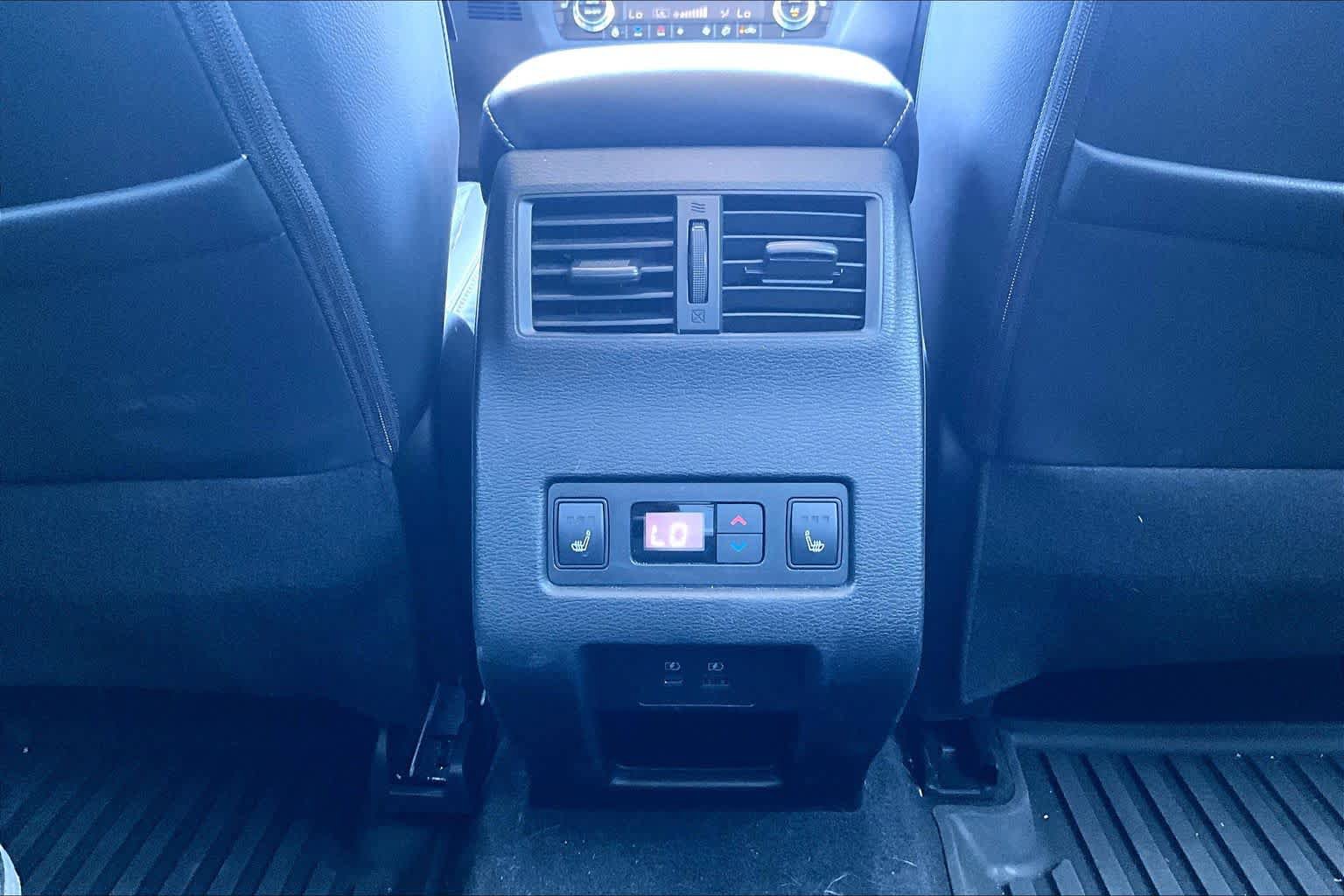 Used 2023 Mitsubishi Outlander SEL FWD image 34