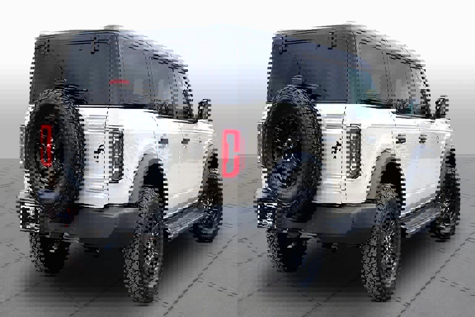 Certified 2025 Ford Bronco Outer Banks w/ Black Appearance Package image 13