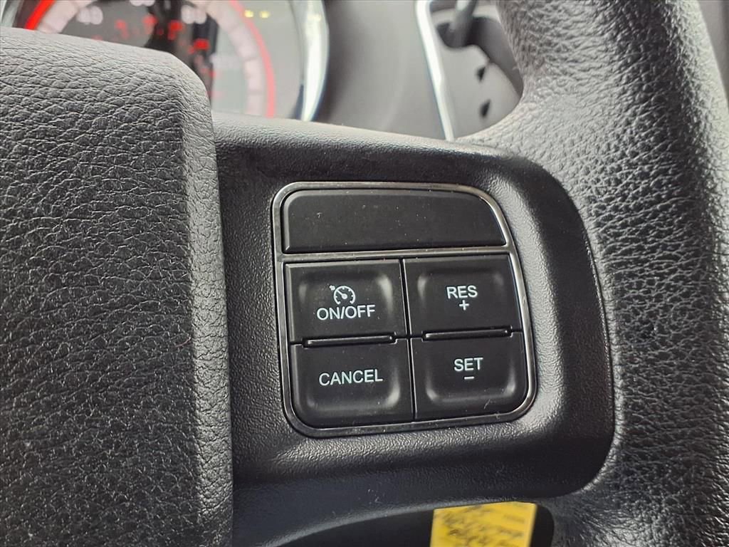 Used 2018 Dodge Grand Caravan SE w/ UConnect Hands-Free Group image 14