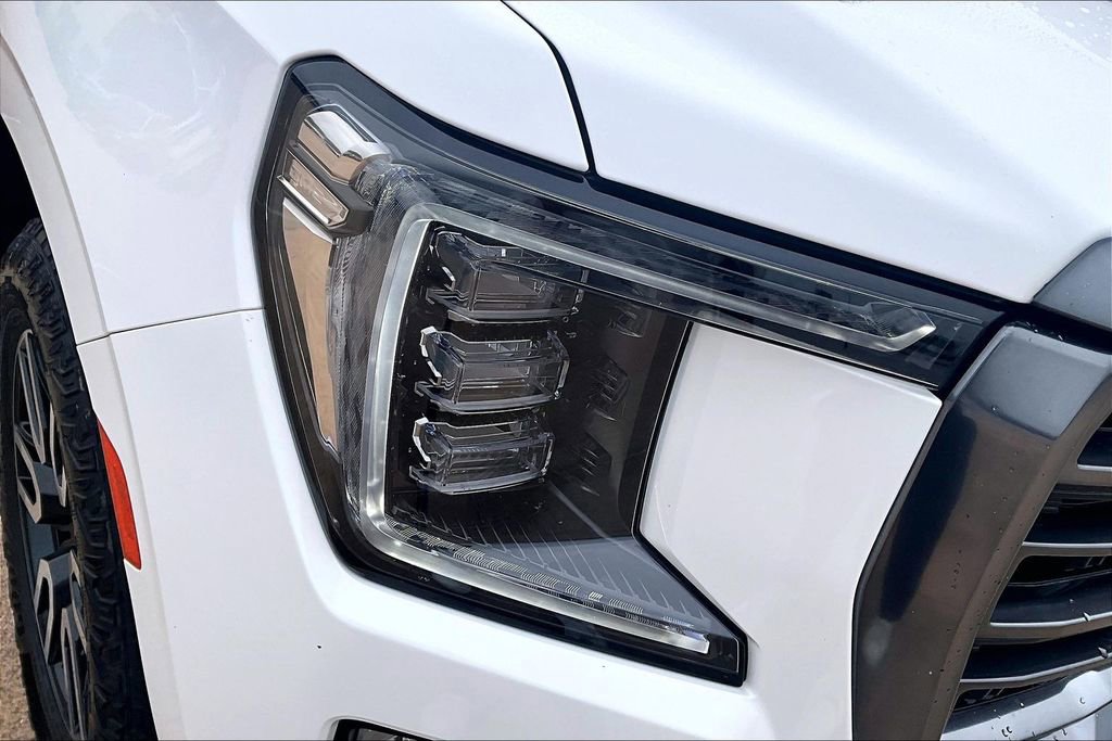 Used 2023 GMC Yukon AT4 w/ Technology Package AWD/4WD image 31