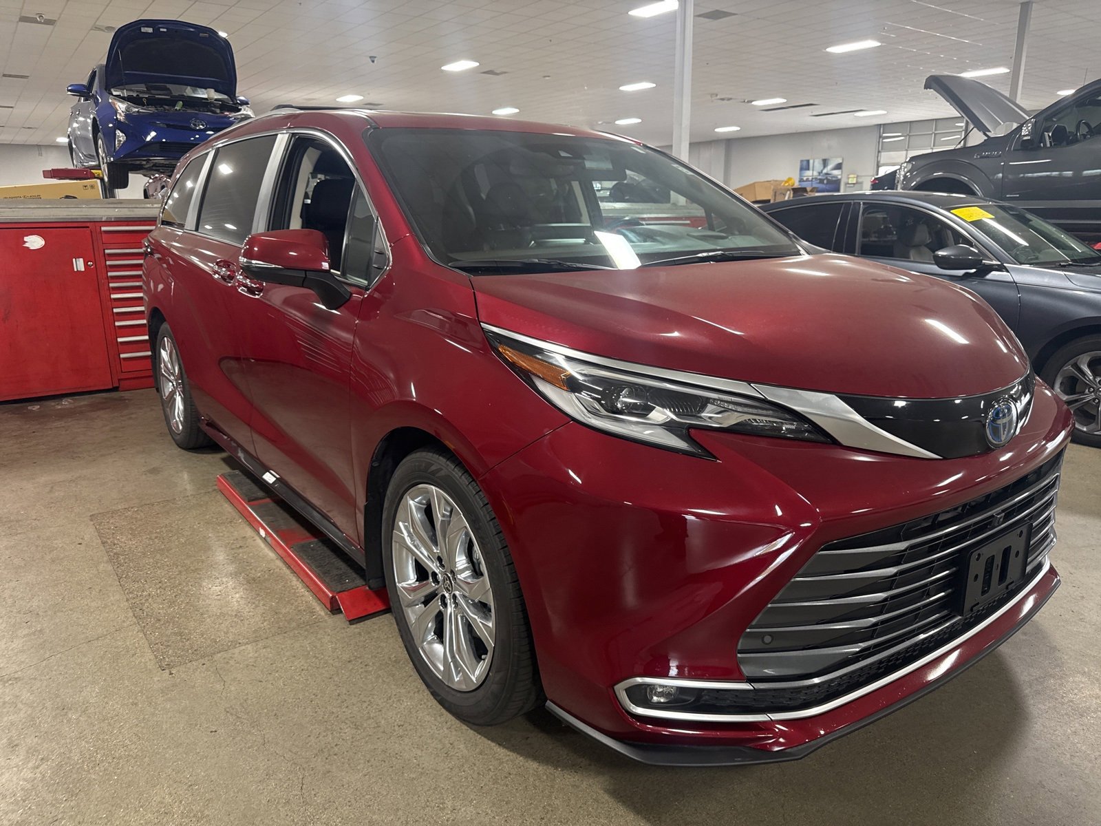 Used 2022 Toyota Sienna Platinum