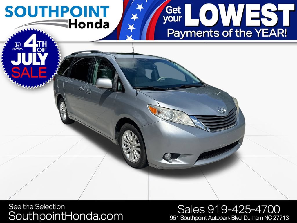 Used 2013 Toyota Sienna XLE FWD image 1