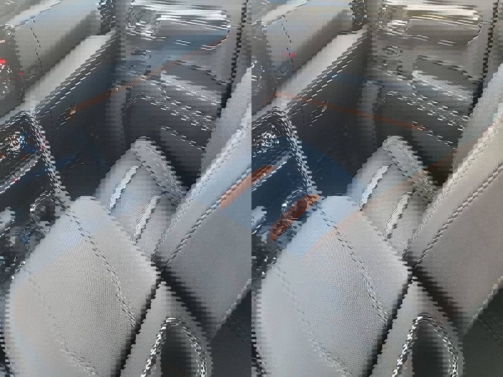 Used 2024 GMC Sierra 1500 AT4 w/ AT4 Preferred Package image 34