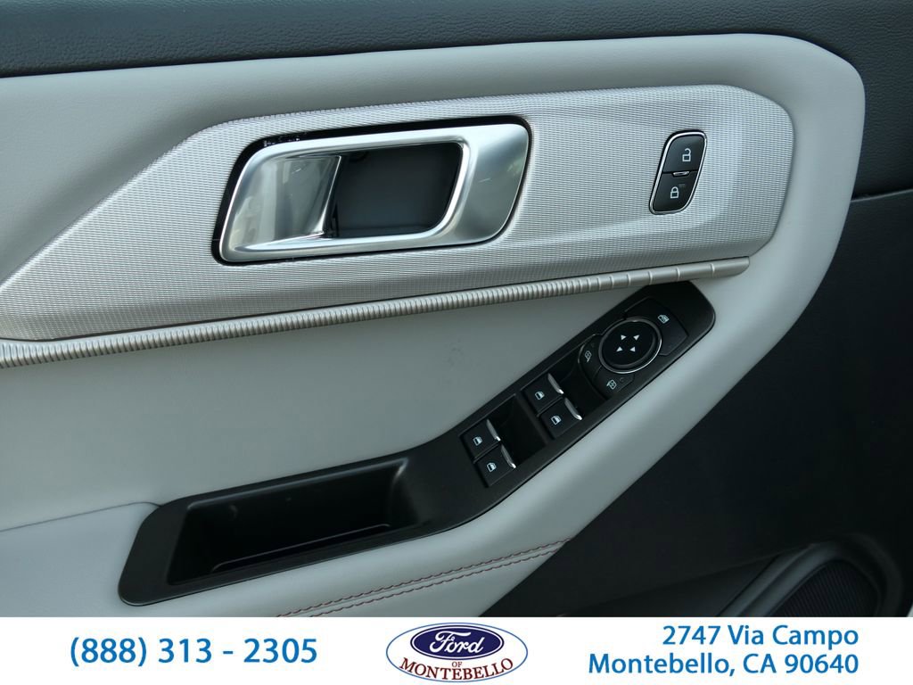 Used 2026 Ford Explorer Active w/ Active Comfort Package RWD image 15