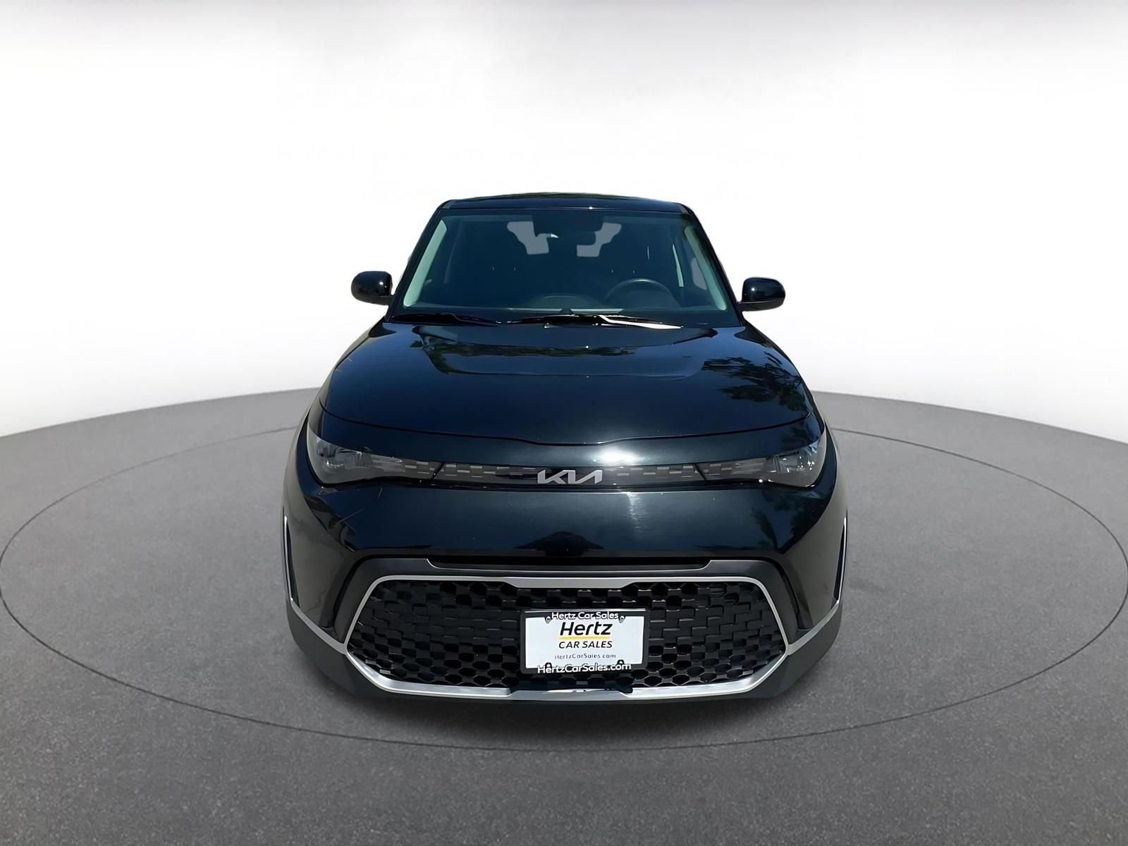 Used 2025 Kia Soul LX w/ LX Technology Package FWD image 4