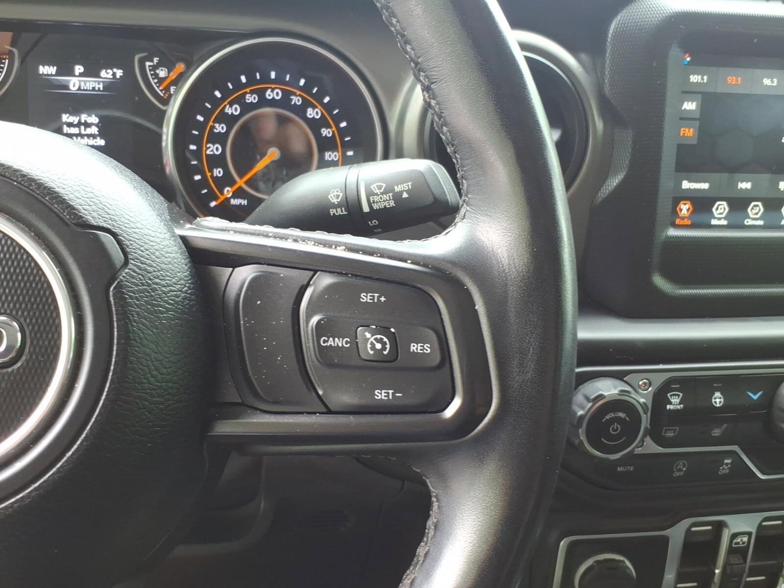 Used 2022 Jeep Gladiator Sport AWD/4WD image 11