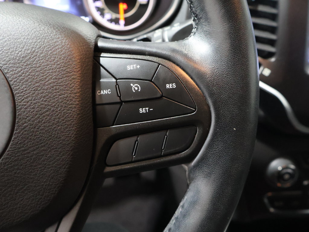Used 2021 Jeep Cherokee Trailhawk AWD/4WD image 38