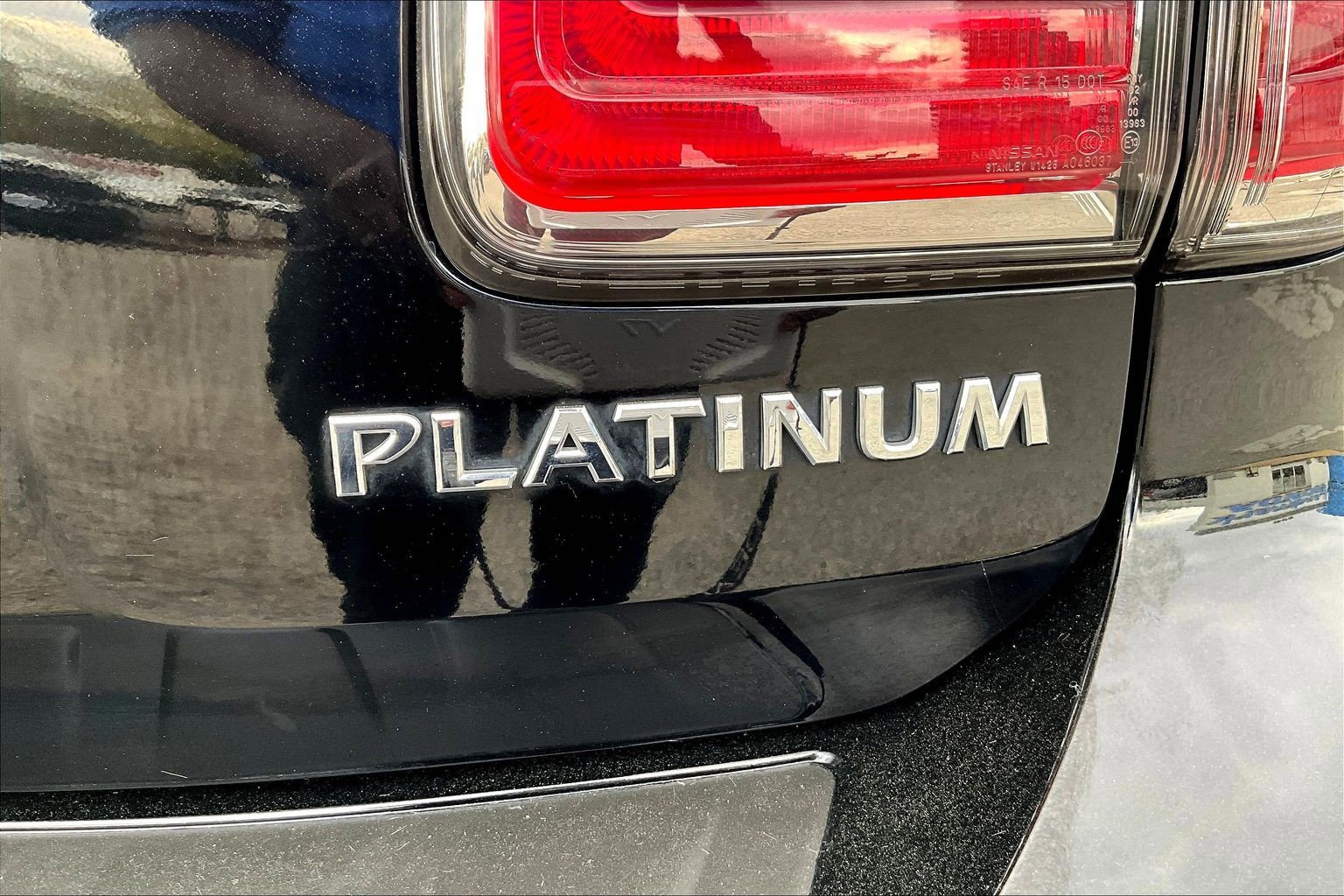 Used 2019 Nissan Armada Platinum image 34