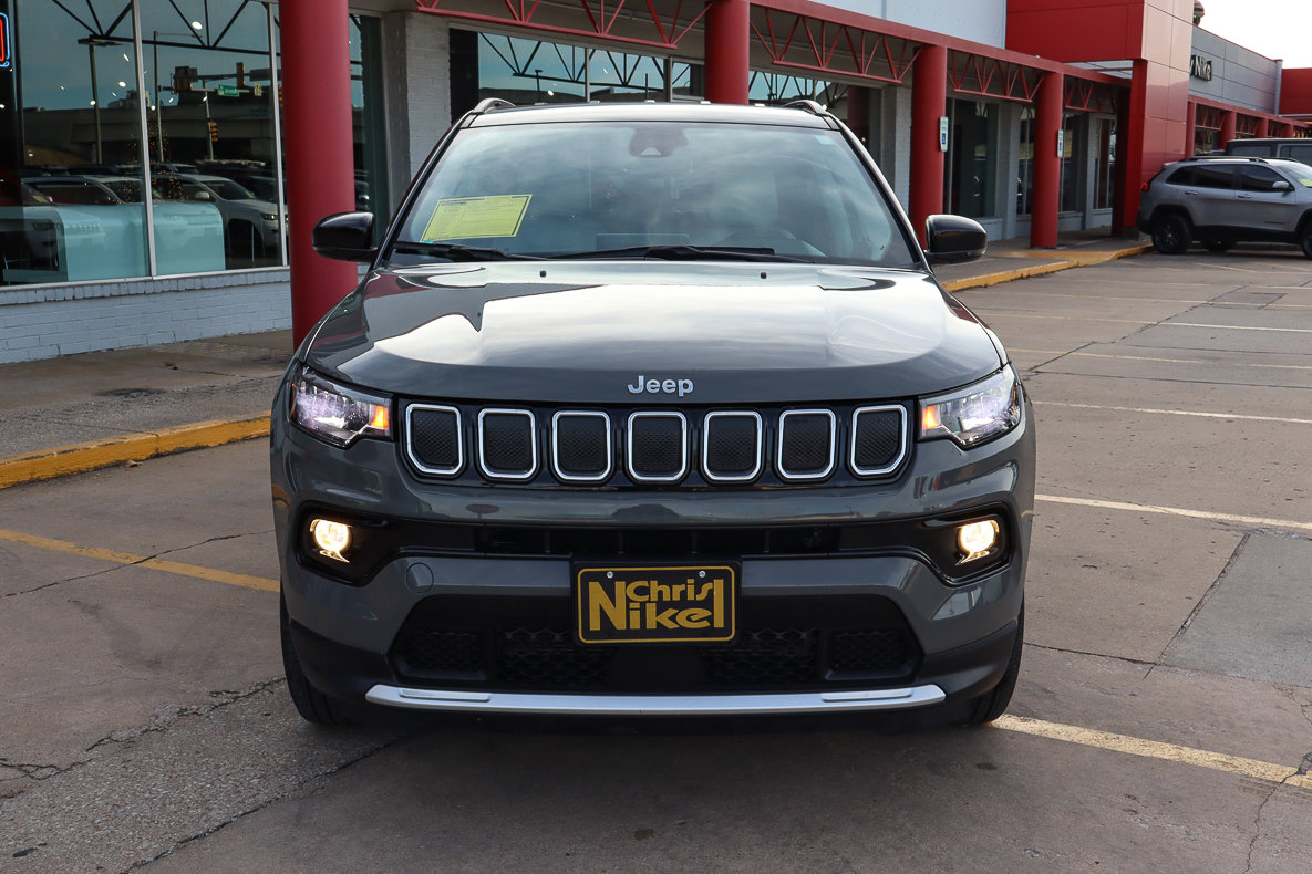 Used 2022 Jeep Compass Limited image 3