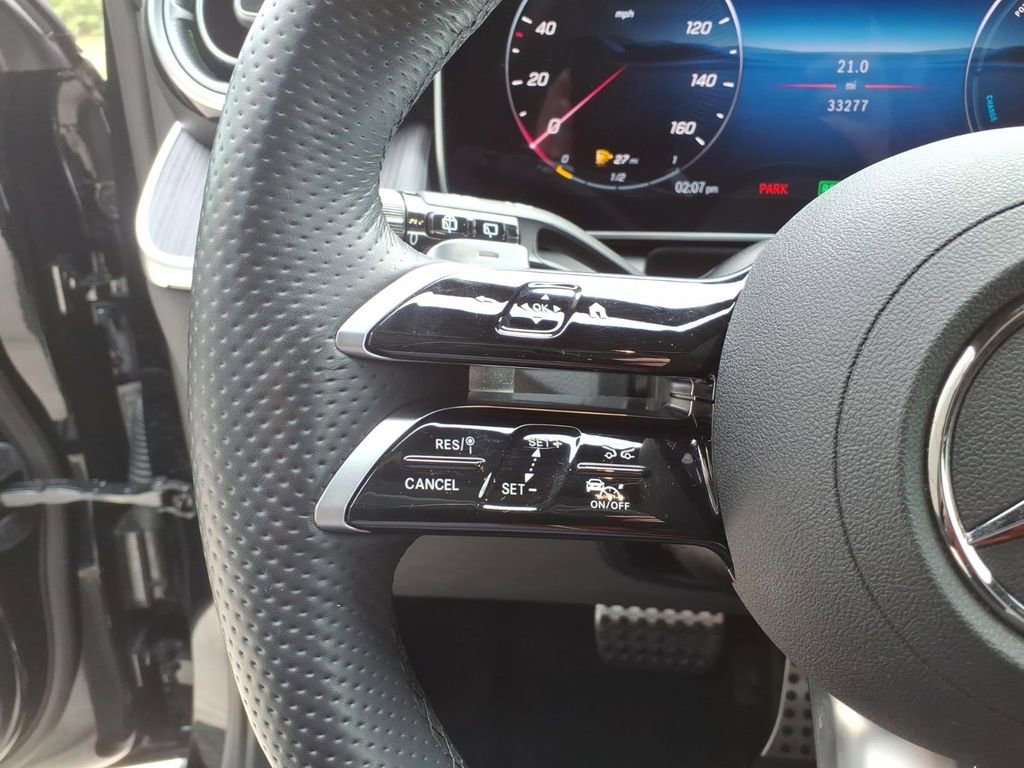 Used 2025 Mercedes-Benz GLC 350e 4MATIC image 18