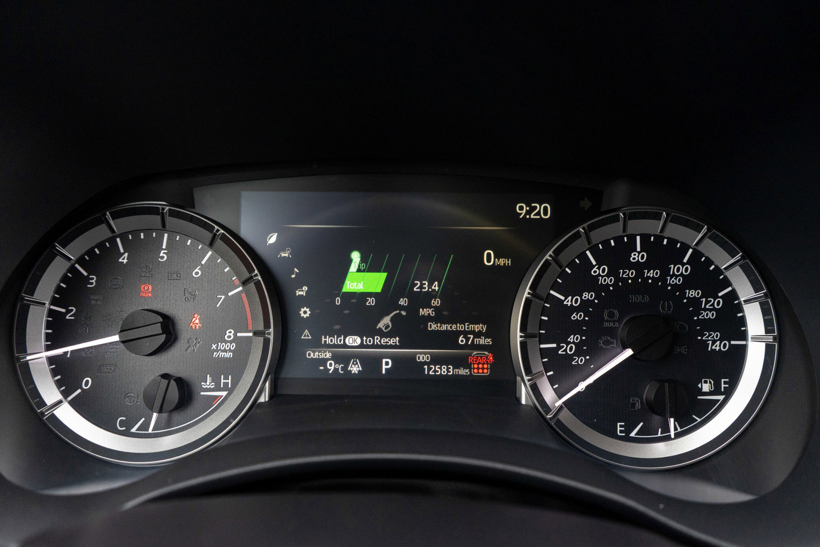 Used 2025 Toyota Highlander XLE image 12