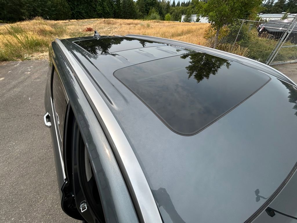 Used 2022 Hyundai Palisade Limited w/ Cargo Package image 29