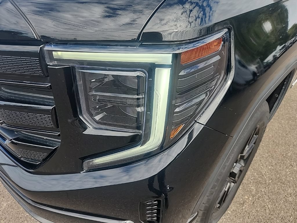 Used 2023 GMC Sierra 1500 Elevation AWD/4WD image 6