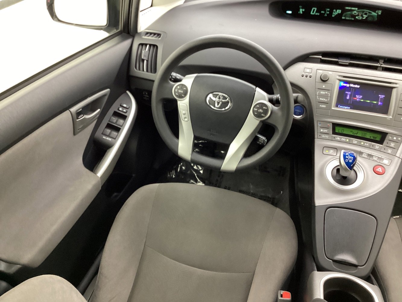 Used 2015 Toyota Prius Two image 30