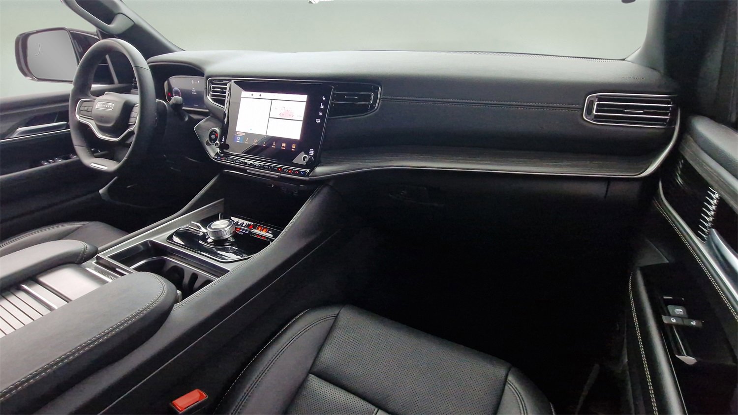 Used 2024 Jeep Wagoneer Series II image 31