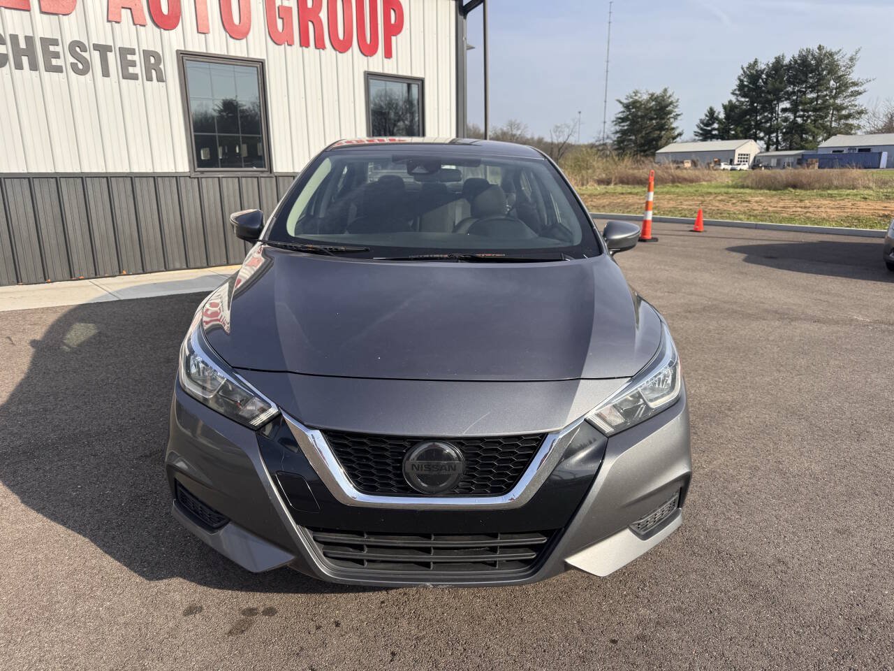 Used 2020 Nissan Versa SV FWD image 4