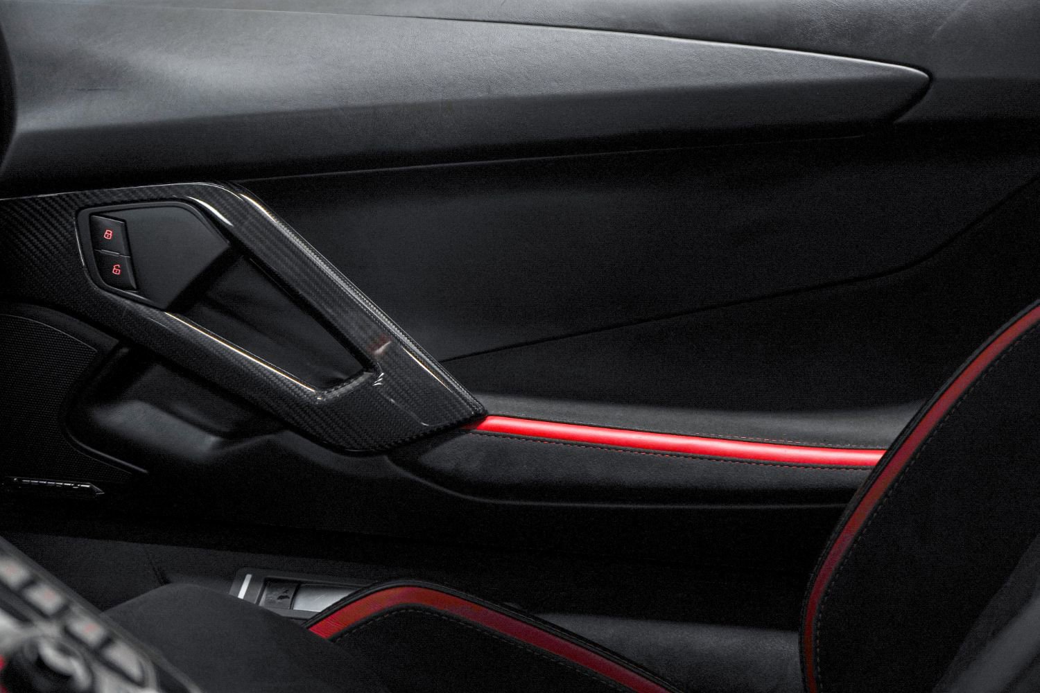 Used 2018 Lamborghini Aventador S image 39