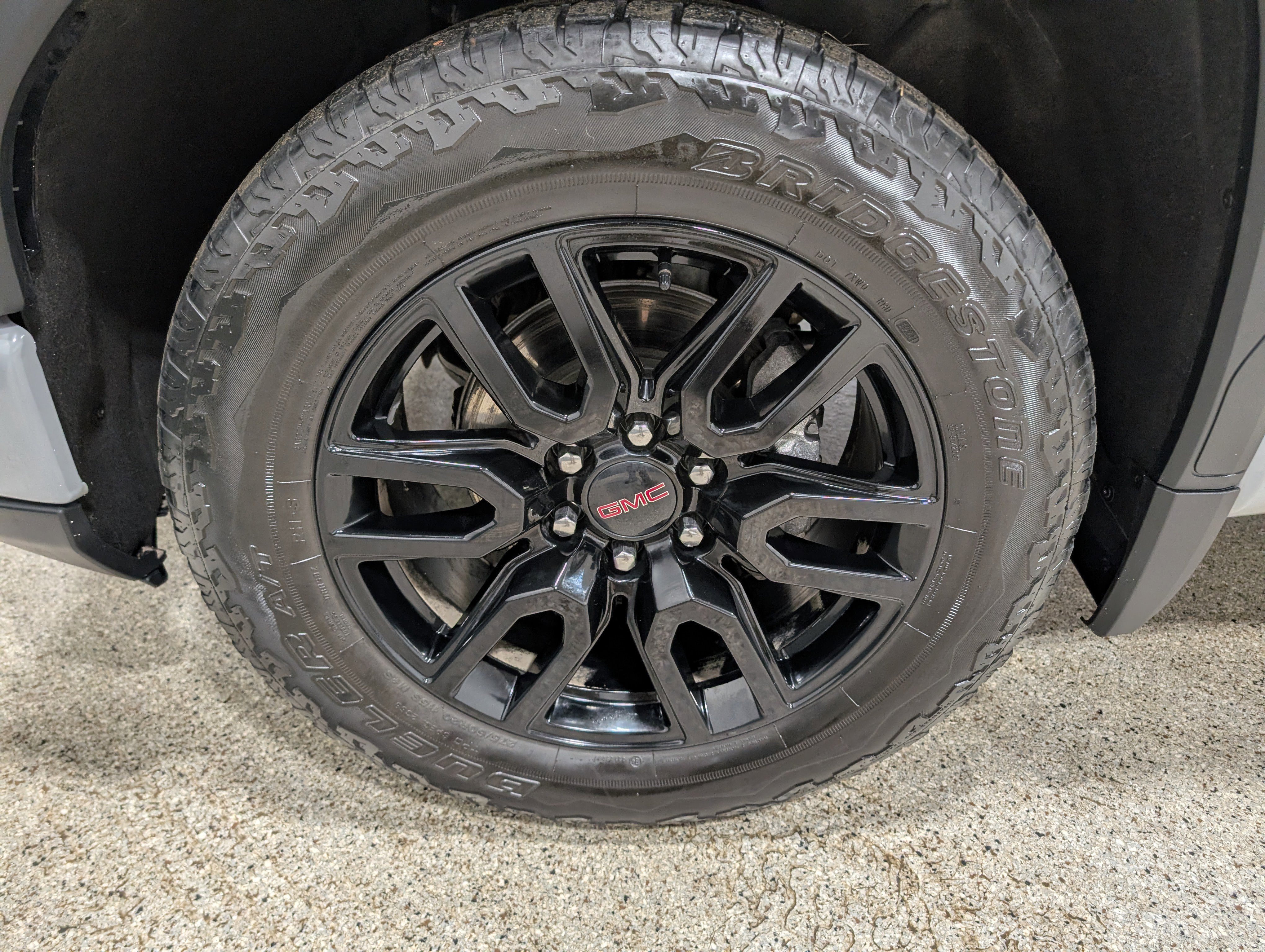 Used 2024 GMC Sierra 1500 Elevation image 9