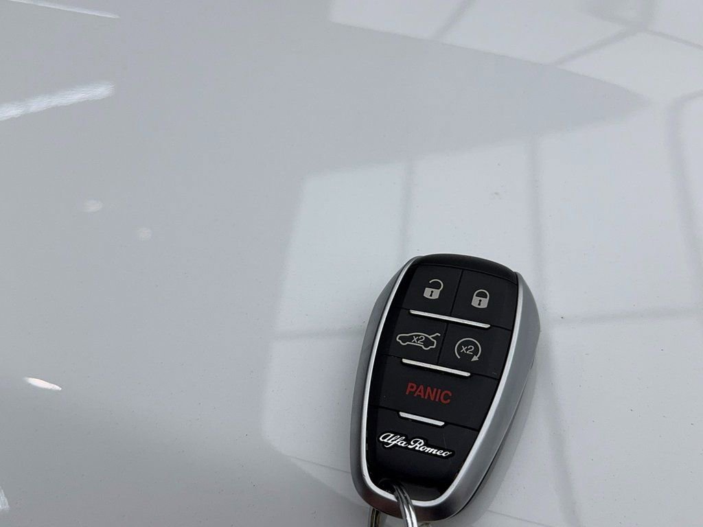 Used 2024 Alfa Romeo Stelvio Veloce image 41