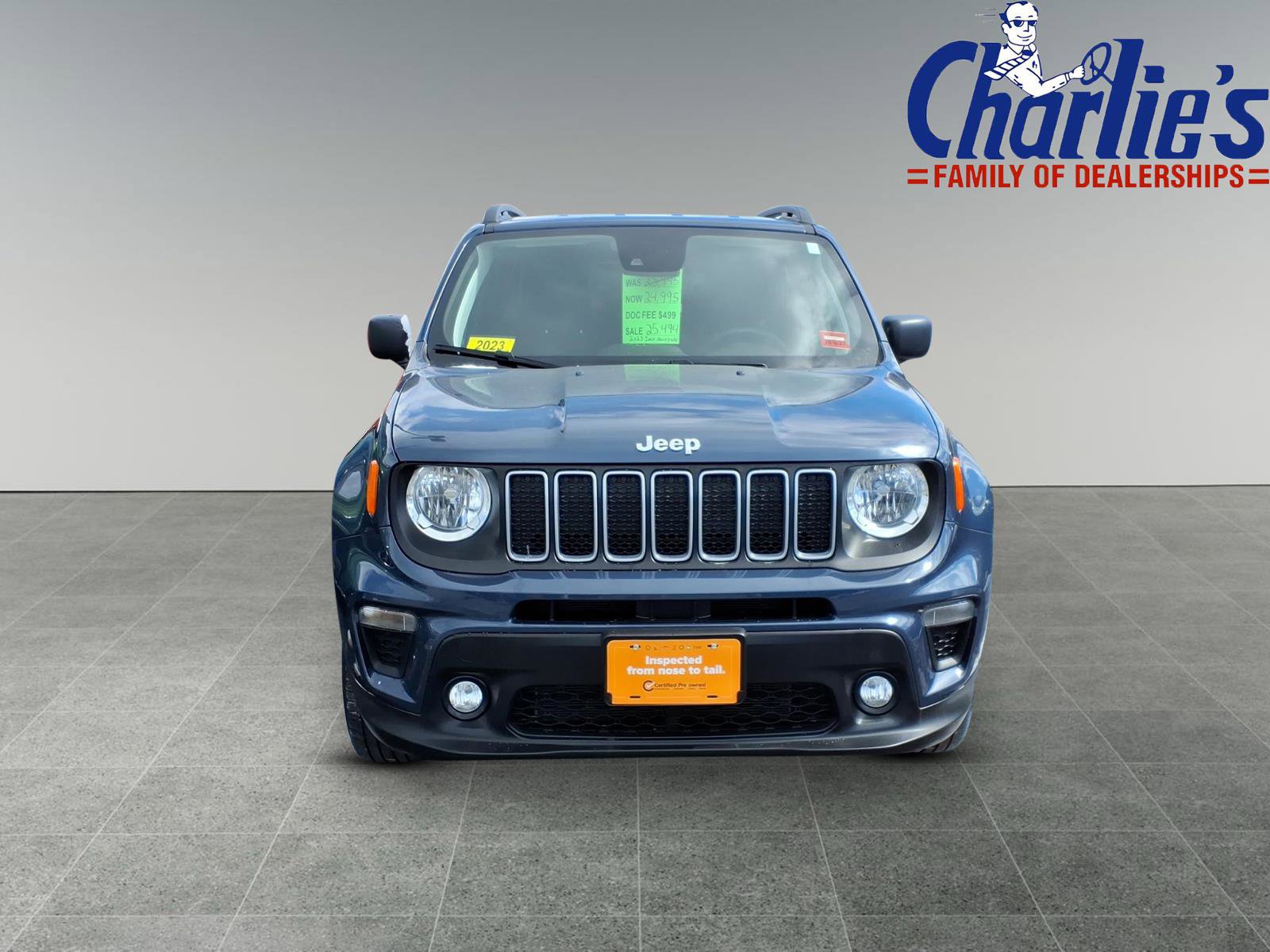 Used 2023 Jeep Renegade Latitude w/ Premium Group image 2