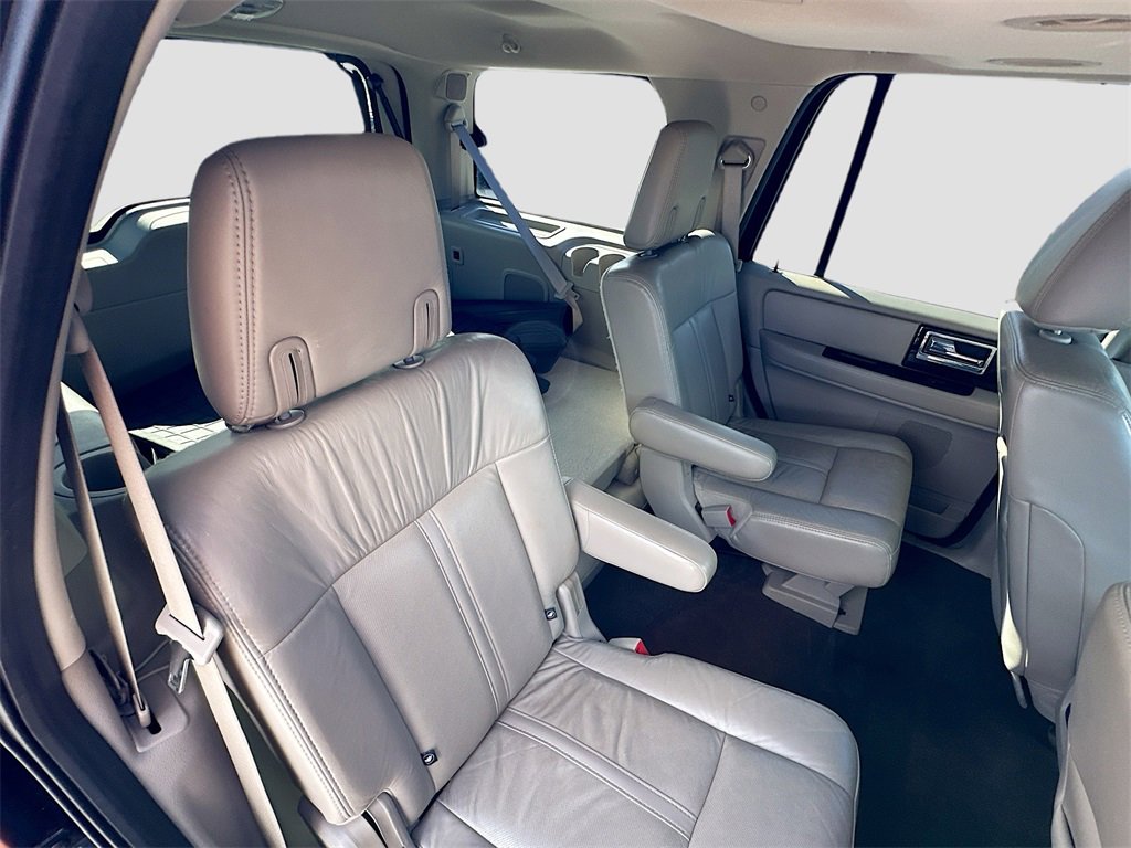 Used 2016 Lincoln Navigator Select image 30