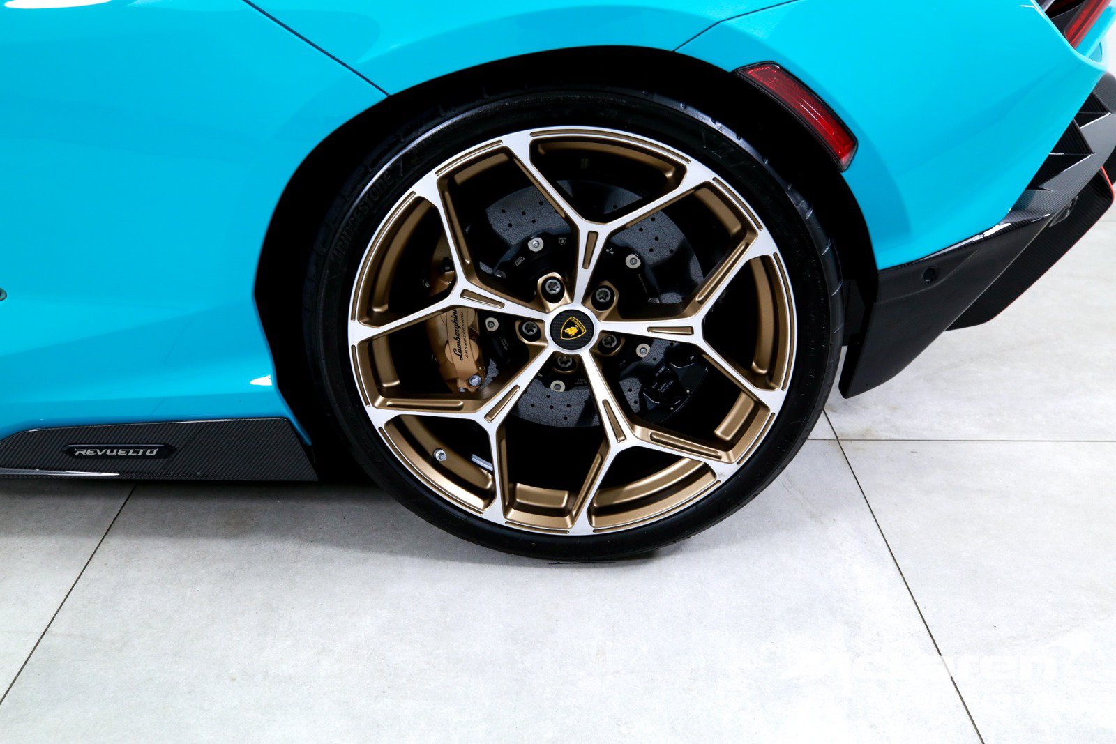 Used 2025 Lamborghini Revuelto AWD/4WD image 31