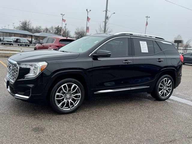 Used 2024 GMC Terrain Denali w/ Denali Premium Package image 3