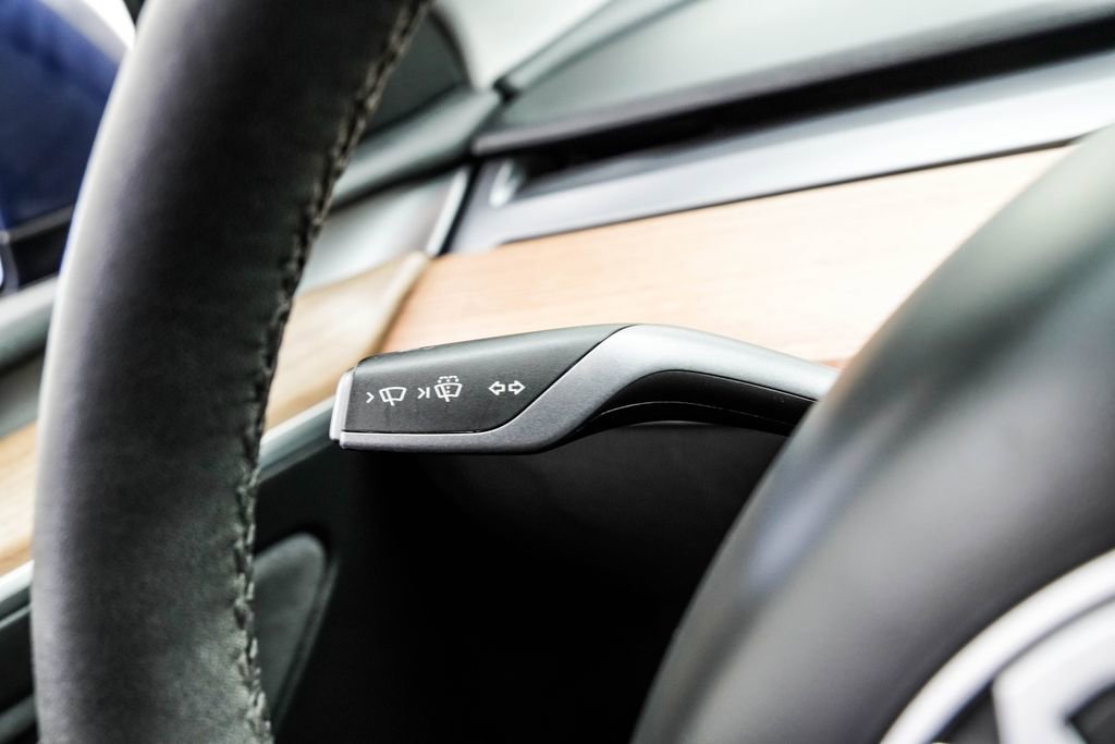 Used 2023 Tesla Model Y Performance AWD/4WD image 34