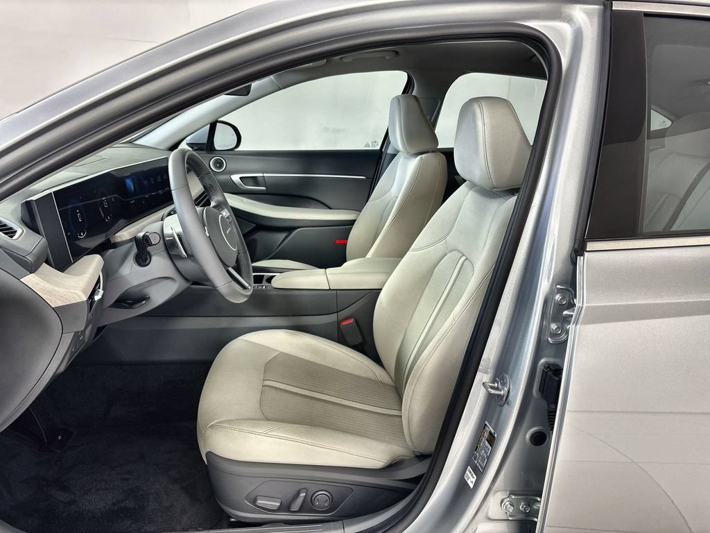 Certified 2025 Hyundai Sonata SEL FWD image 13