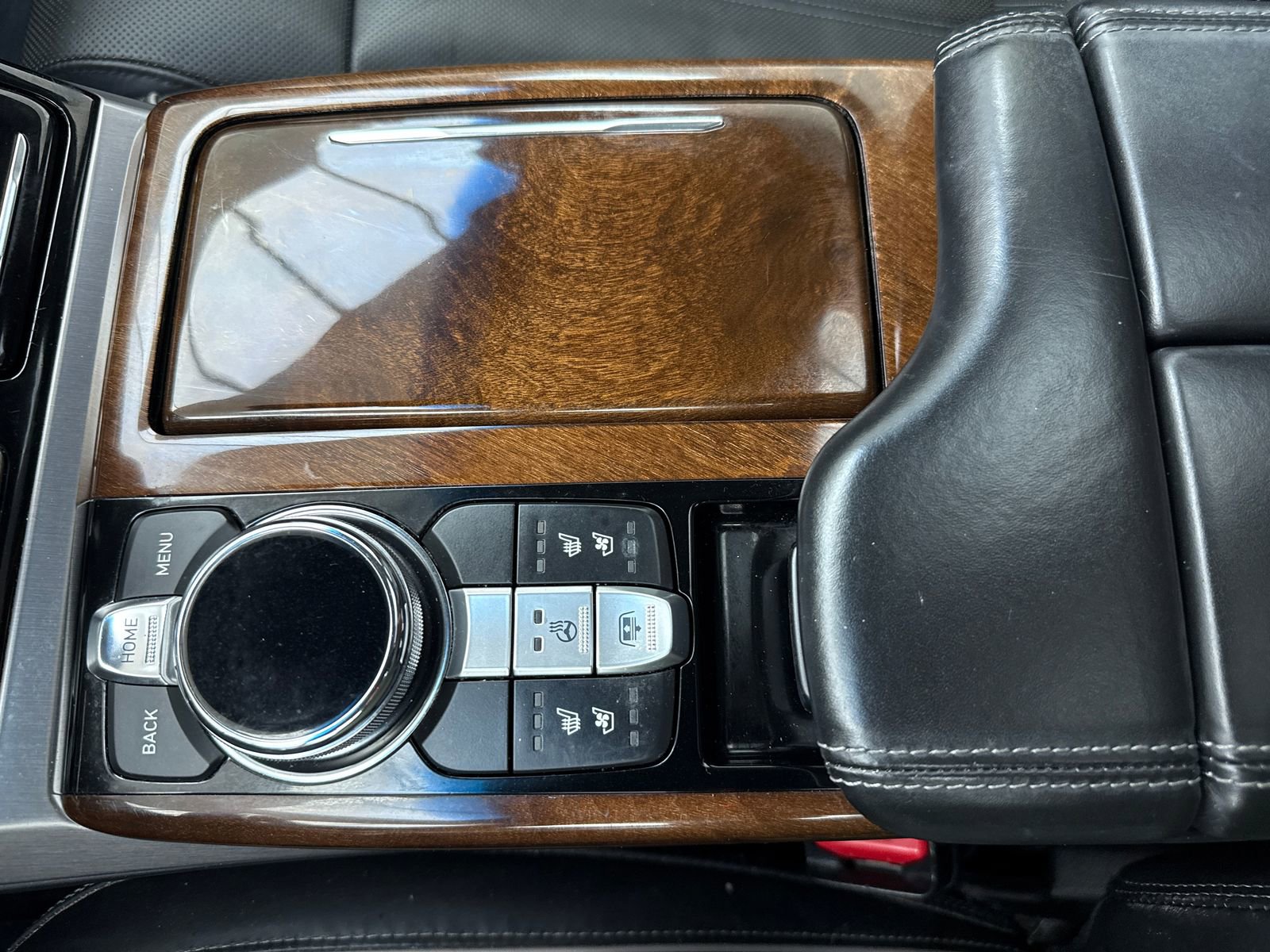 Used 2019 Genesis G90 5.0 Ultimate RWD image 32