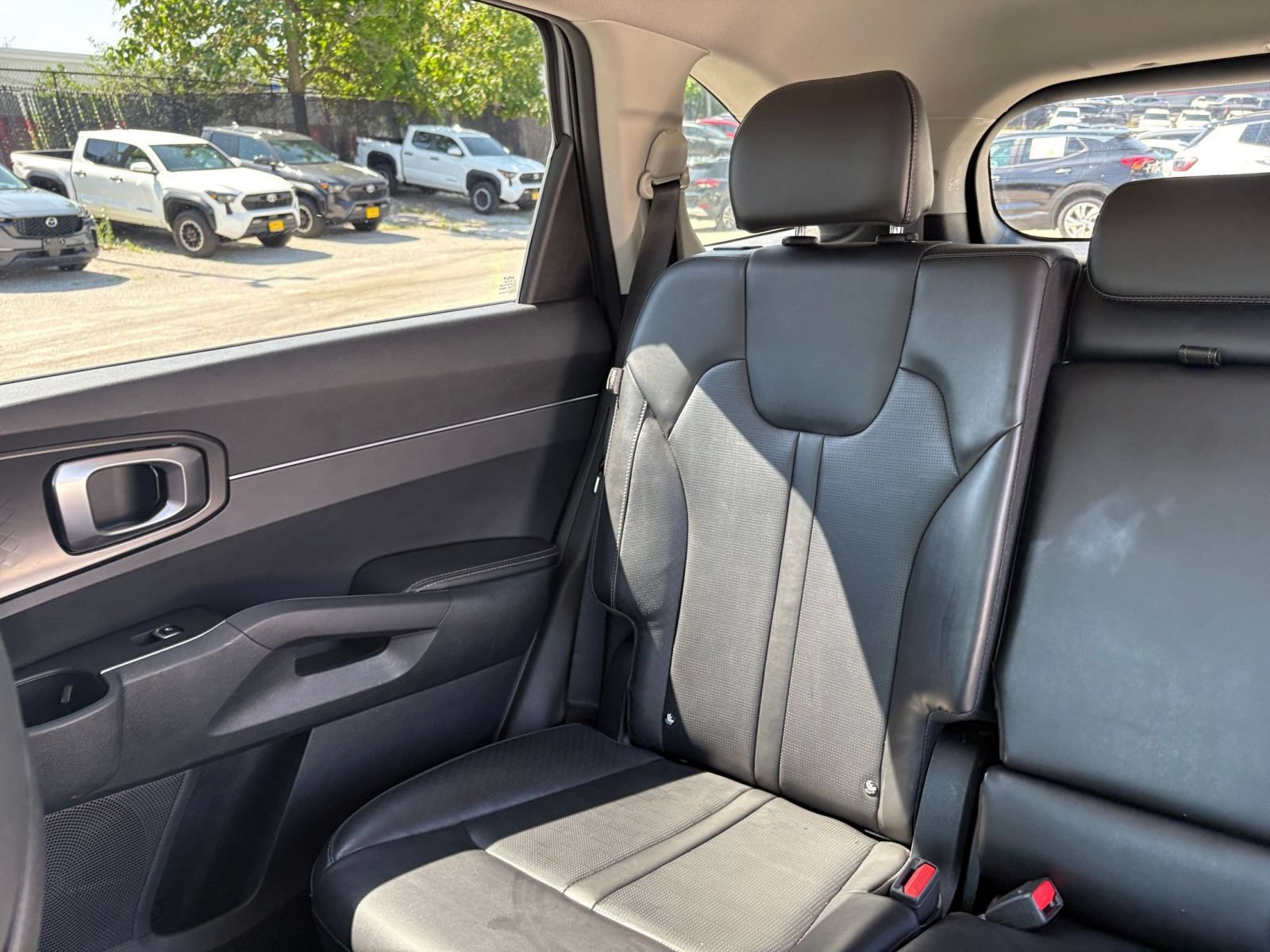 Used 2024 Kia Sorento S FWD image 42