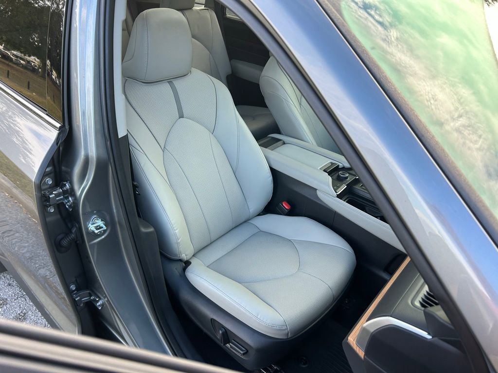Certified 2025 Toyota Grand Highlander AWD image 16