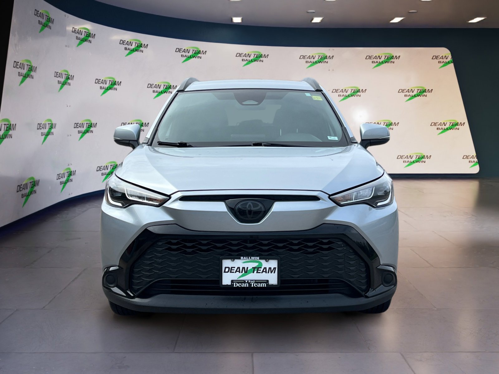 Used 2024 Toyota Corolla Cross AWD Hybrid image 2