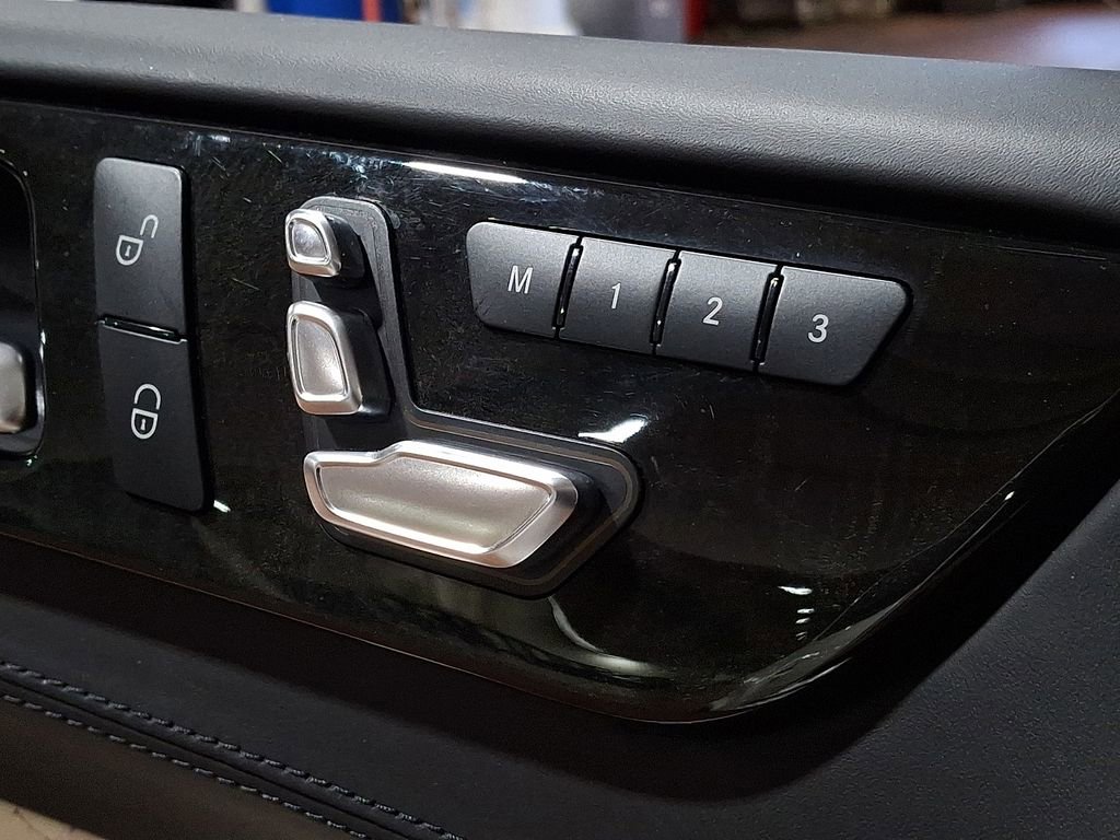 Used 2019 Mercedes-Benz GLS 550 4MATIC image 25