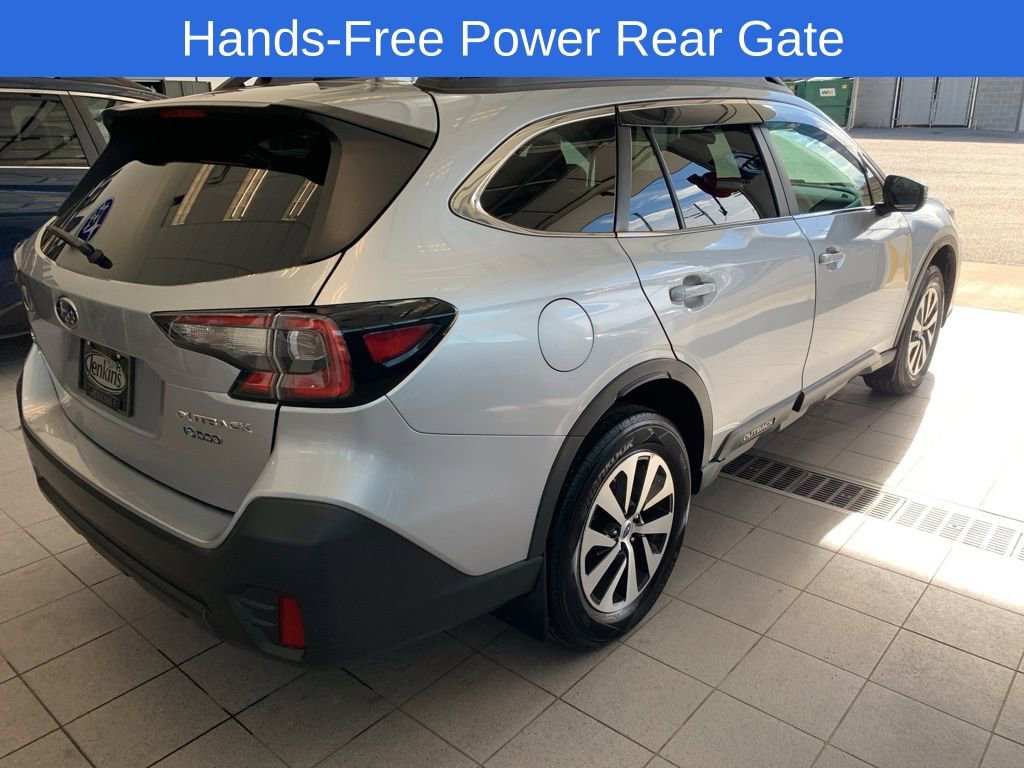 Used 2022 Subaru Outback Premium image 10