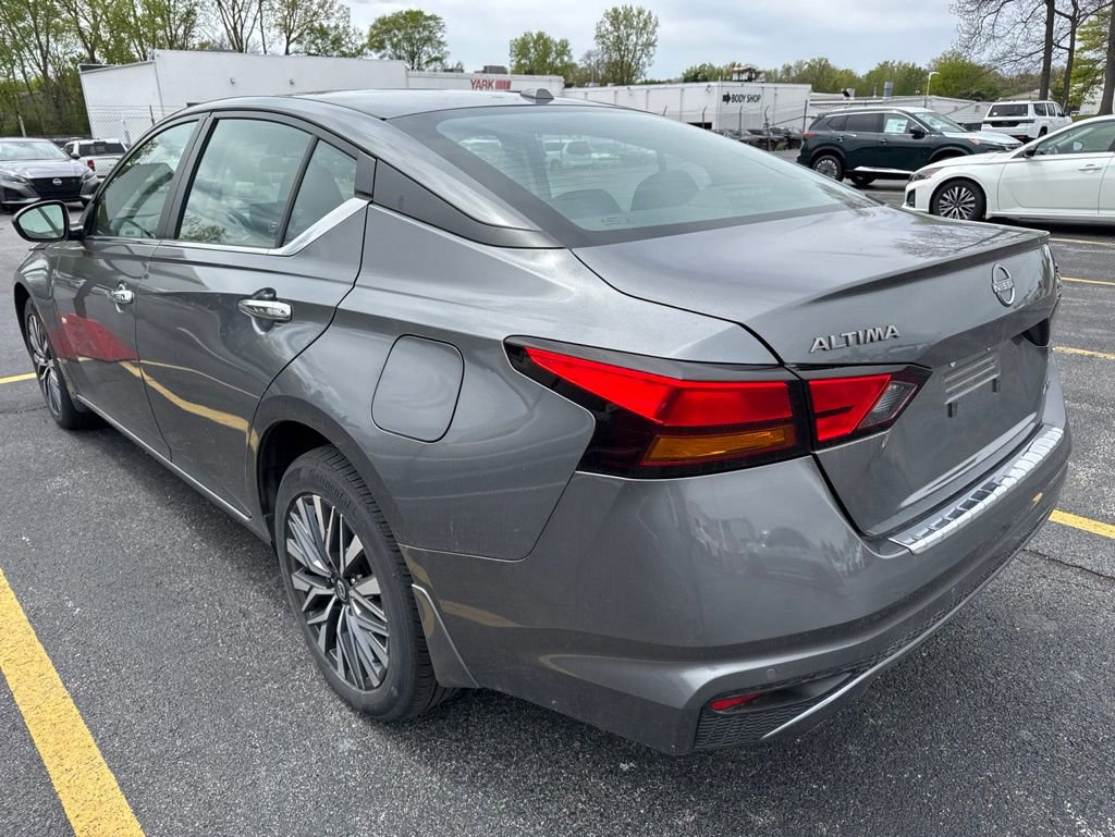 Certified 2023 Nissan Altima 2.5 SV w/ SV Premium Package AWD/4WD image 7