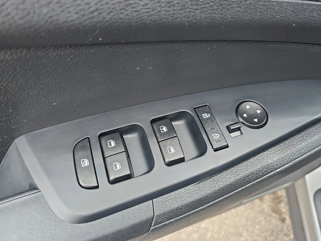Used 2025 Kia Sportage LX image 11