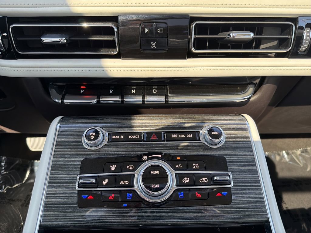 Certified 2023 Lincoln Aviator Black Label Grand Touring image 28