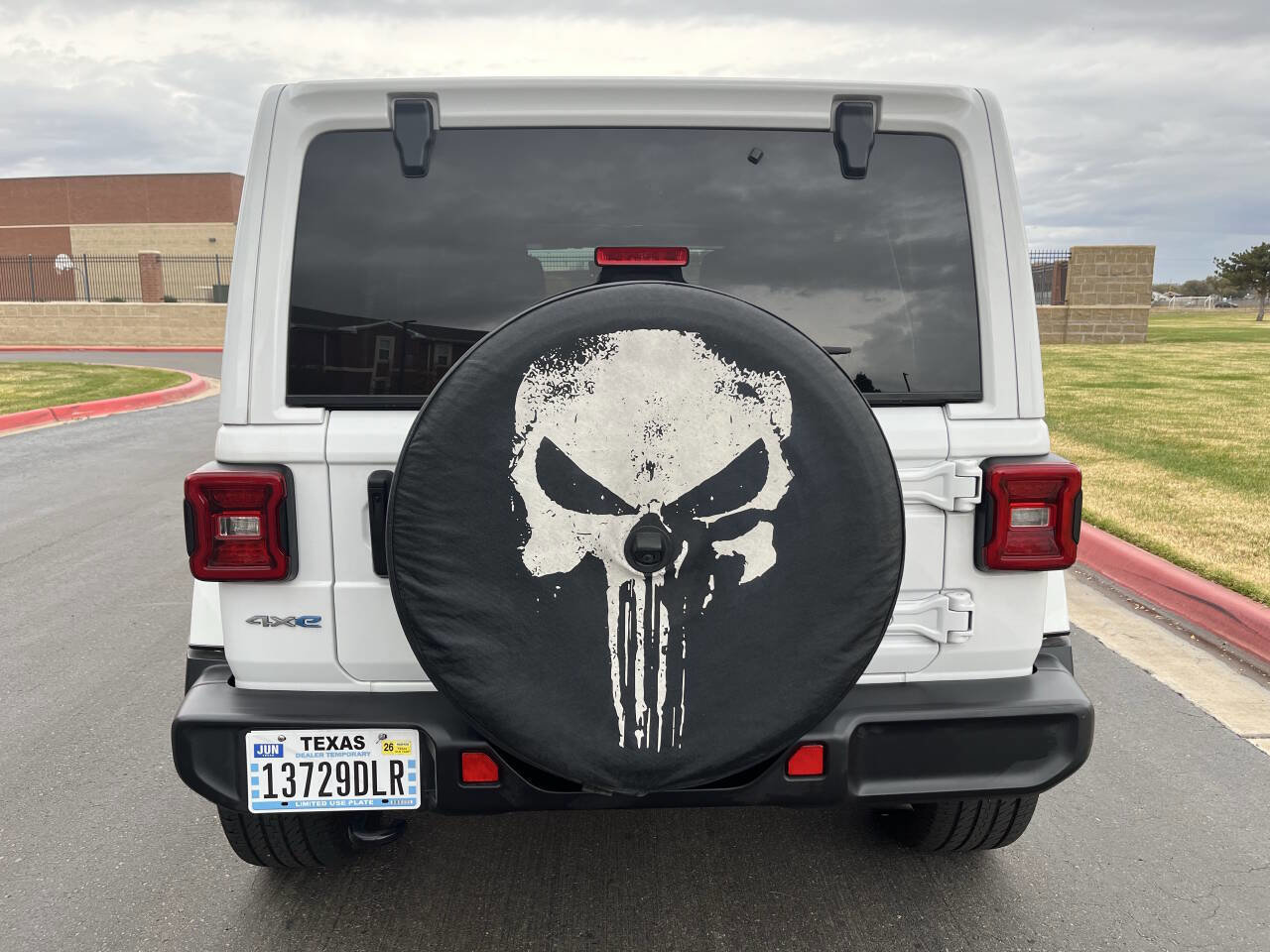 Used 2021 Jeep Wrangler Unlimited Sahara image 6