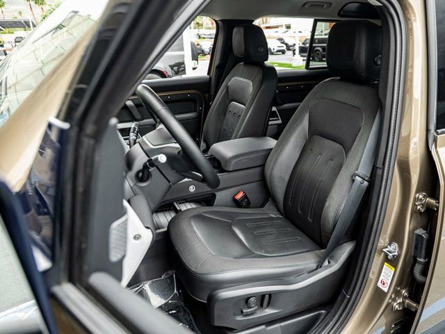 Used 2020 Land Rover Defender 110 HSE image 14