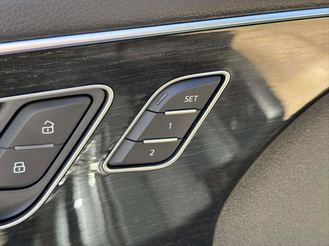 Used 2023 Audi Q8 Premium Plus w/ Premium Plus Package image 21