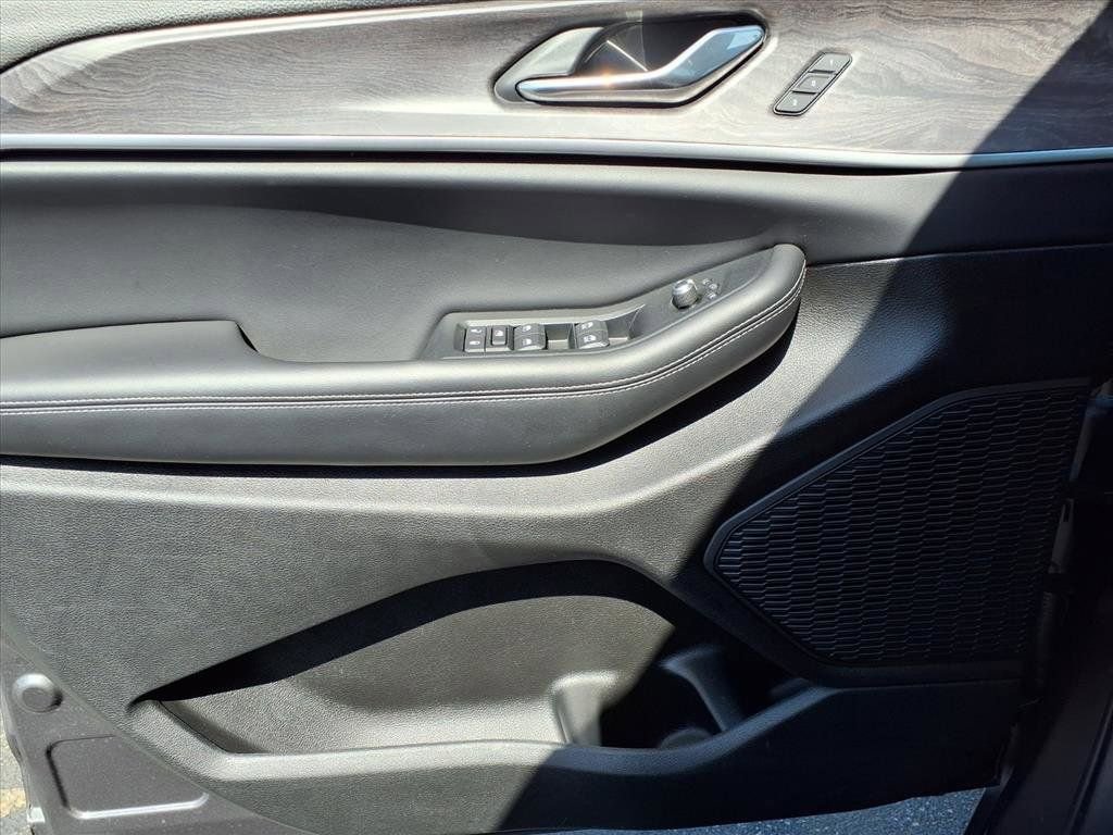 Used 2024 Jeep Grand Cherokee Limited w/ Black Appearance Package AWD/4WD image 21