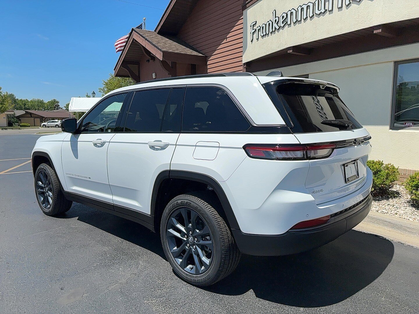 New 2026 Jeep Grand Cherokee Limited AWD/4WD image 17