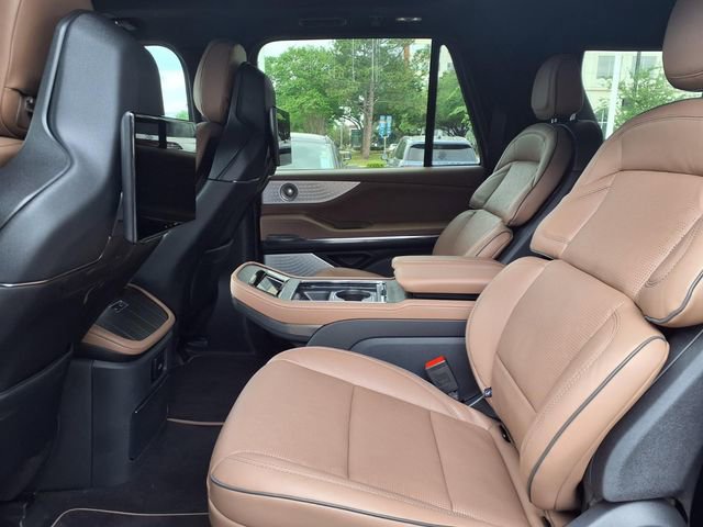 New 2025 Lincoln Navigator L Black Label AWD/4WD image 8